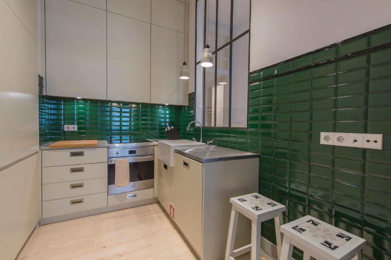 Lovelystay - Charming 3 Bedroom Wonder Downtown Lissabon Buitenkant foto