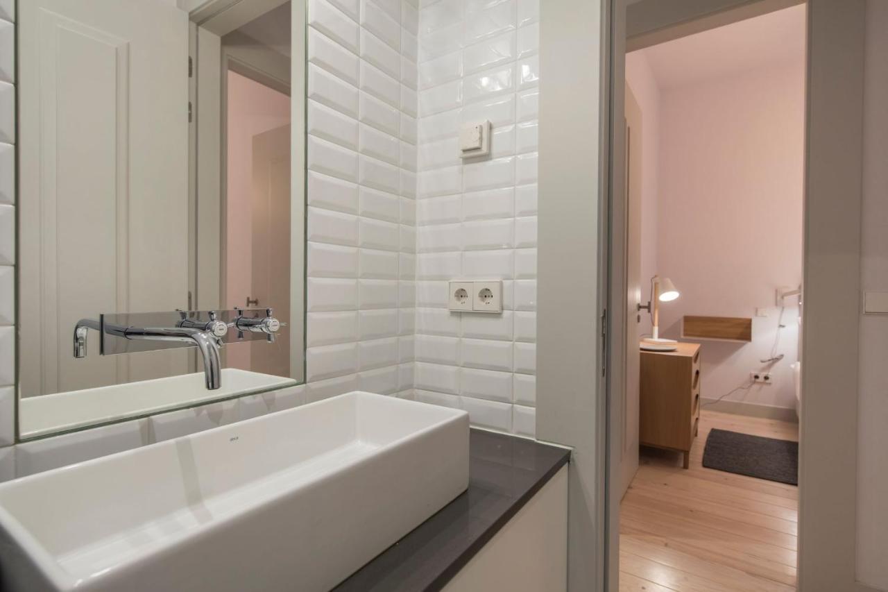 Lovelystay - Charming 3 Bedroom Wonder Downtown Lissabon Buitenkant foto