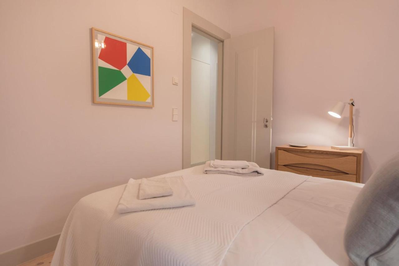 Lovelystay - Charming 3 Bedroom Wonder Downtown Lissabon Buitenkant foto